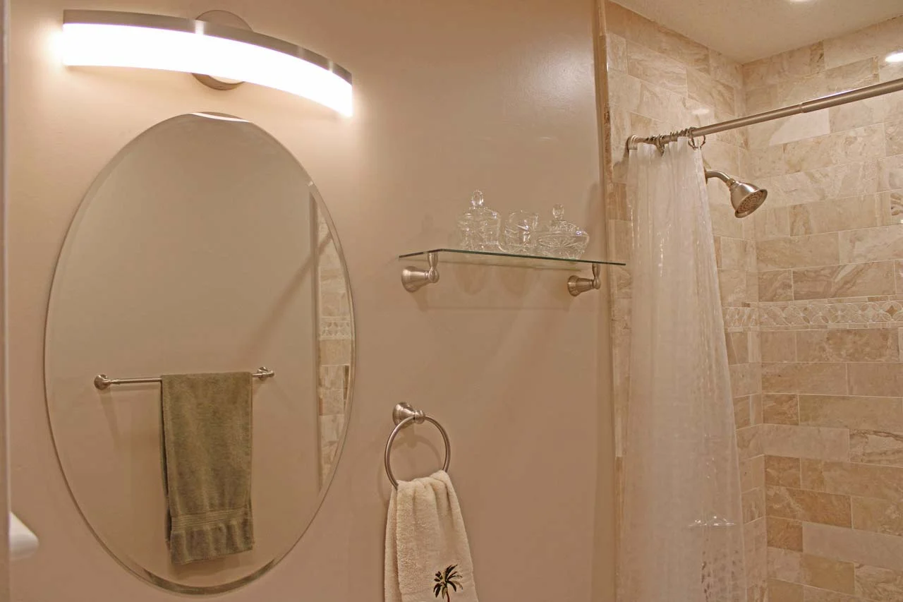 Laconia Circle Bathroom, photo 1
