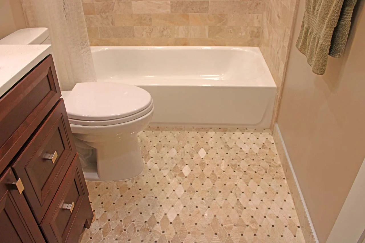 Laconia Circle Bathroom, photo 4