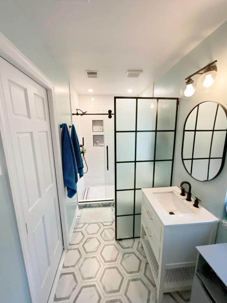 Towne Gate Bathrooms, photo 9